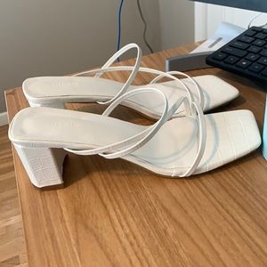 Cute strappy sandals!!